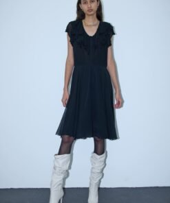 VESTIDO COM BORDADO ARTESANAL EM CANUTILHO